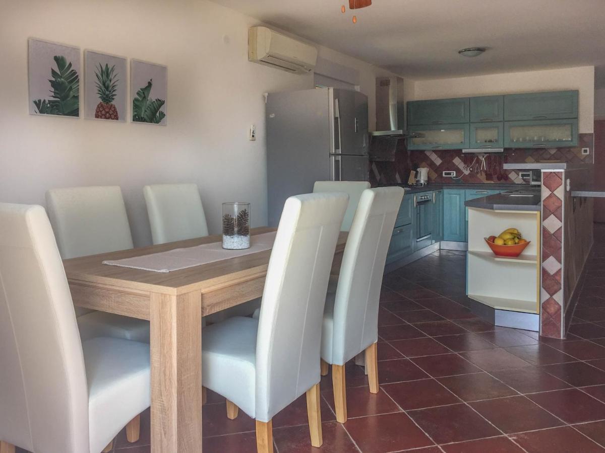 Appartement Elysium à Pula Extérieur photo